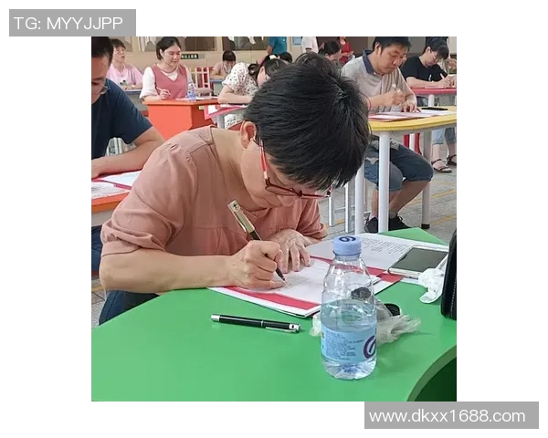 专访杨强：探寻英雄联盟背后的成功秘诀与发展之路
